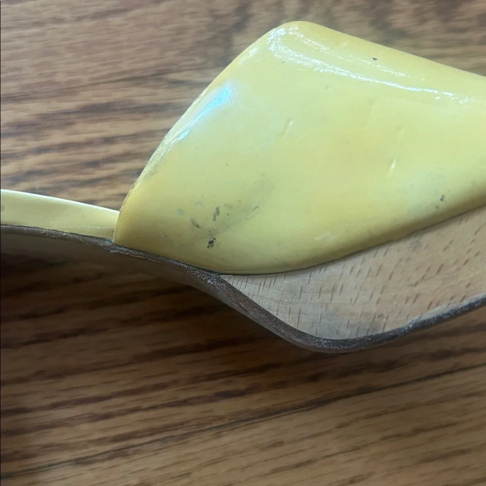 Authentic and Vintage Chanel Heels Size 37.5 - Picture 5 of 16